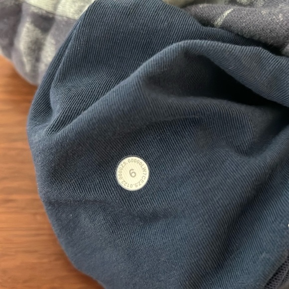 Lululemon Loungeful High-Rise Short 4" - Picture 8 of 8